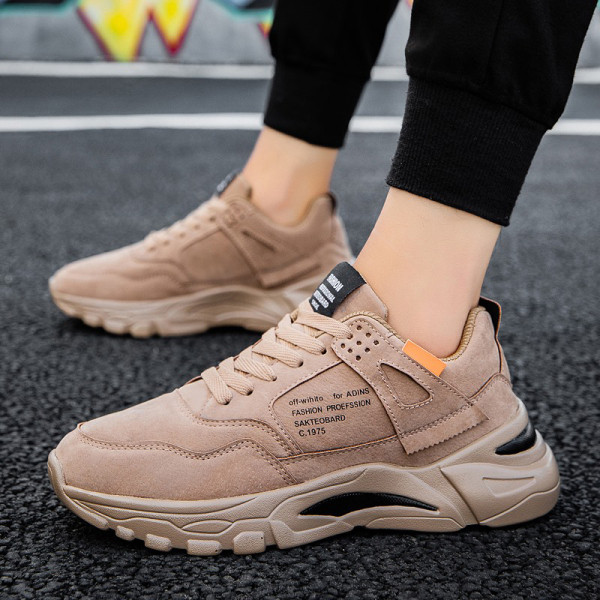 Naujas spyruoklinių laisvalaikio kedų modelis iš eko zomšos