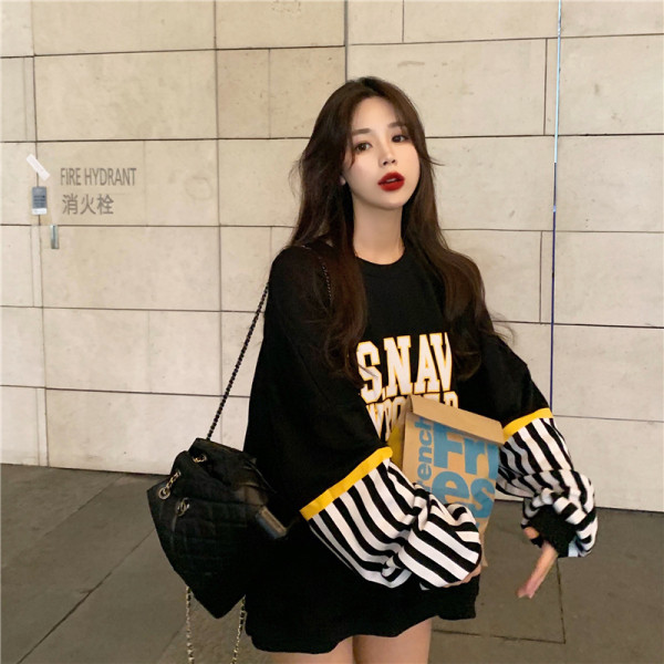 Ilgi moteriški megztiniai su ovalia iškirpte – plataus modelio