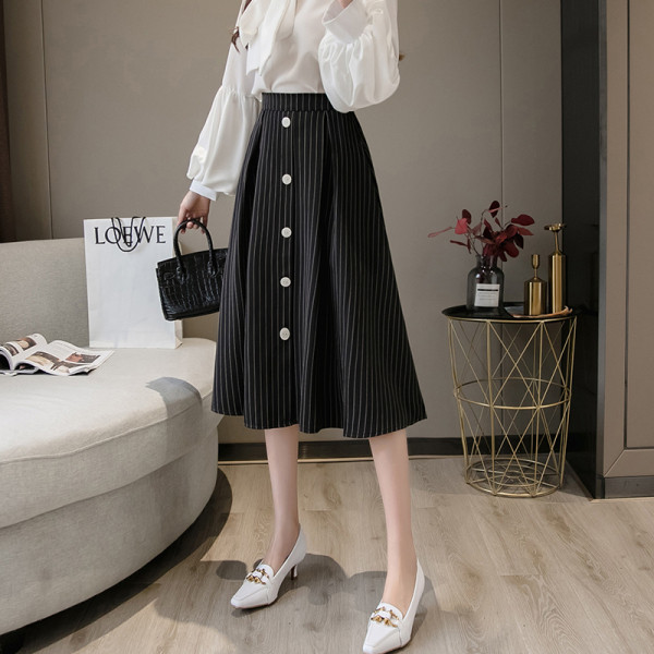 Sieviešu ikdienas svārki ar augstu vidukli un pogām melnā krāsā