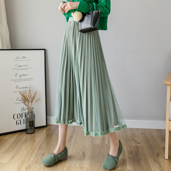 Laisvalaikio moteriško sijono kirpimo modelis su tiuliu