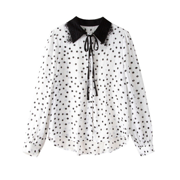 Sieviešu krekls ar klasisku apkakli un pogām baltā krāsā