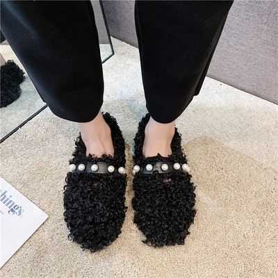 Női pehely mokaszin gyöngyökkel, lapos talppal