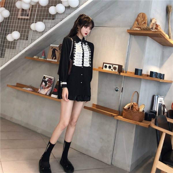 Retro sieviešu krekls ar klasisku apkakli