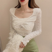 Sieviešu mežģīņu blūze ar kvadrātveida kakla izgriezumu un garām piedurknēm