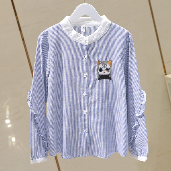 Moteriški laisvalaikio dryžuoti marškiniai su spalvotu siuvinėjimu