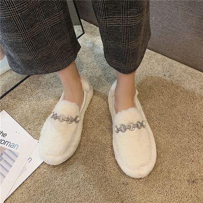 Laisvalaikio moteriški batai su pūkais ir metaliniu elementu