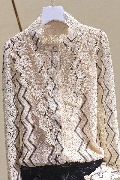 Sieviešu stilīgs krekls ar mežģīnēm un pogām