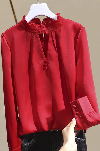 Aktuális női ing gallérján gombokkal - széles modell