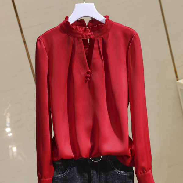 Aktuális női ing gallérján gombokkal - széles modell