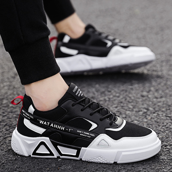 Modernūs vyriški sportbačiai iš eko odos ir tekstilės su užrašais