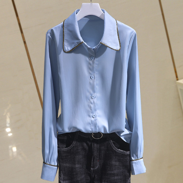 Klasikinio modelio moteriški pavasariniai marškinėliai su sagomis