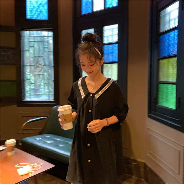 Rochie de dama de primavara cu decolteu spitz si paiete