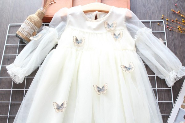 Uus mudel liblikatest tülliga lastekleit tüdrukutele