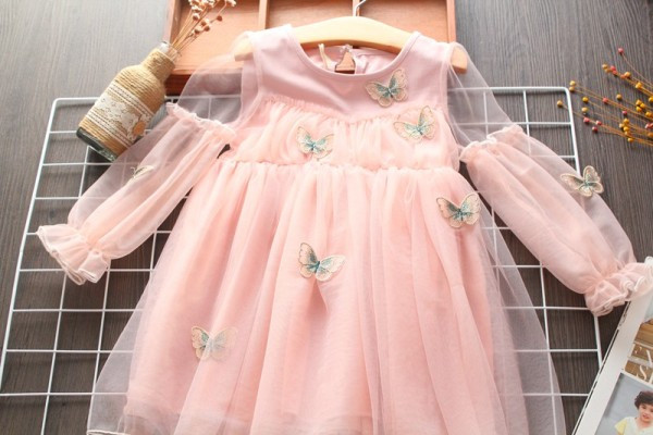 Uus mudel liblikatest tülliga lastekleit tüdrukutele