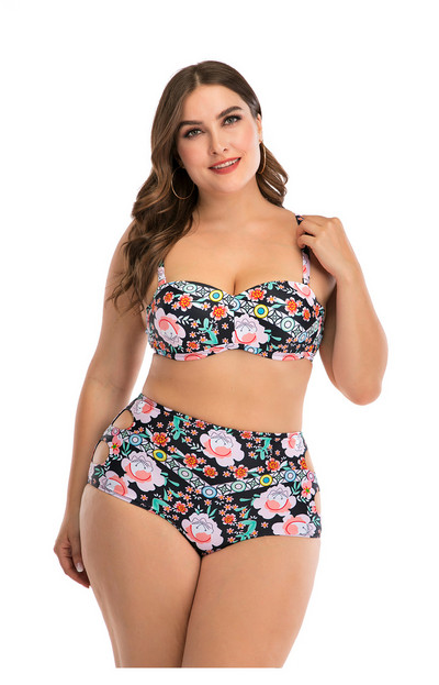 Modern kétrészes fürdőruha virágmintával, magas derékkal