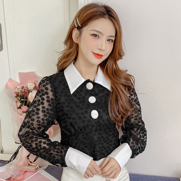 Női rövid ing gombokkal és klasszikus gallérral