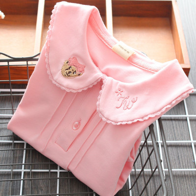 Új modell gyerekblúz hímzett gallérral és gombokkal