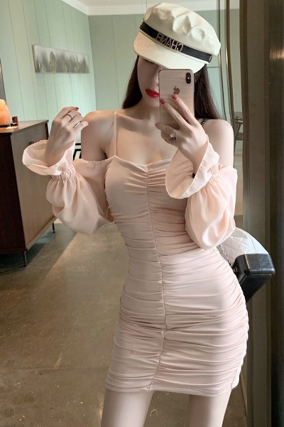 Moderna ženska haljina na bretele i dugih rukava