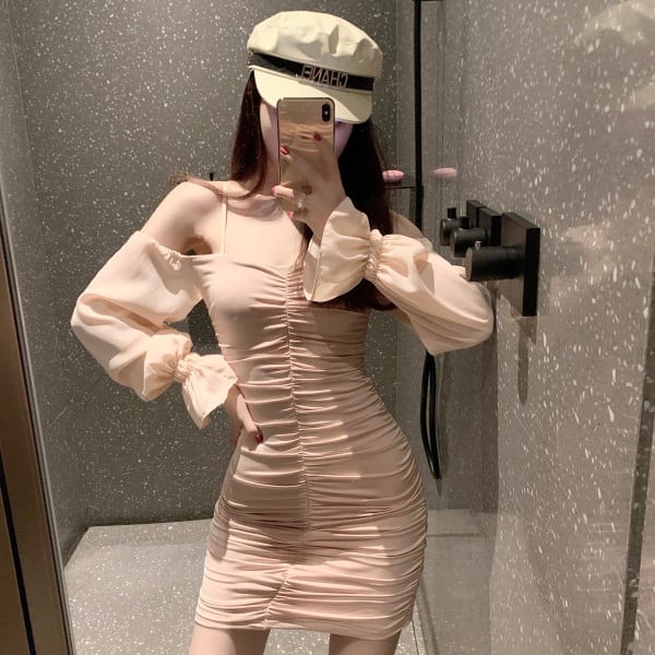 Moderna ženska haljina na bretele i dugih rukava