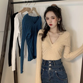 Liibuv naiste pluus spits-kaelusega