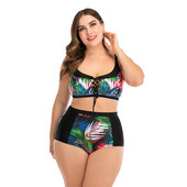 Nagy, kétrészes fürdőruha virágmintával és nyakkendővel