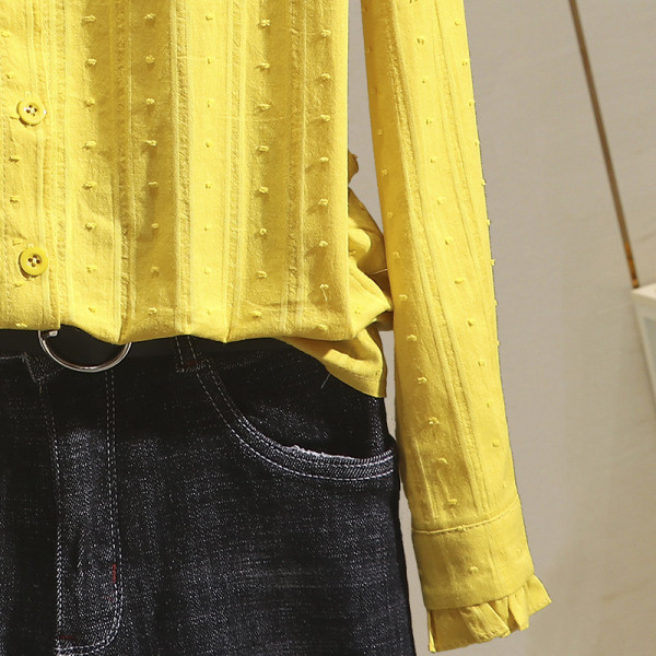 Modern női ing gombokkal és kerek nyakkivágással