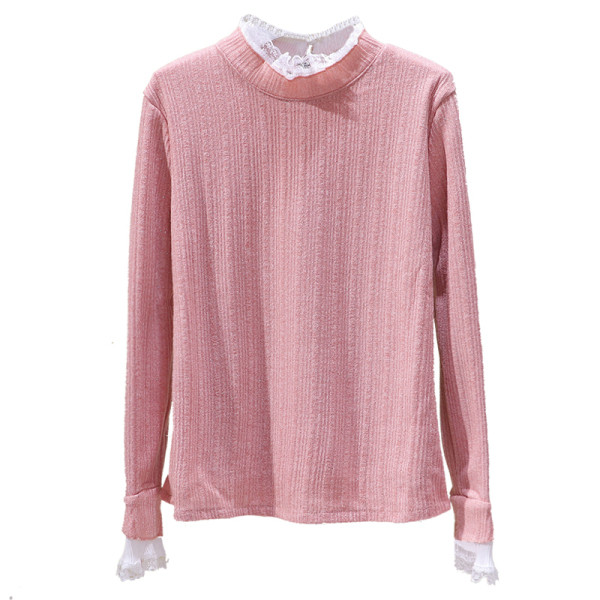 Sieviešu ikdienas blūze ar mežģīnēm pie kakla izgriezuma un piedurknēm