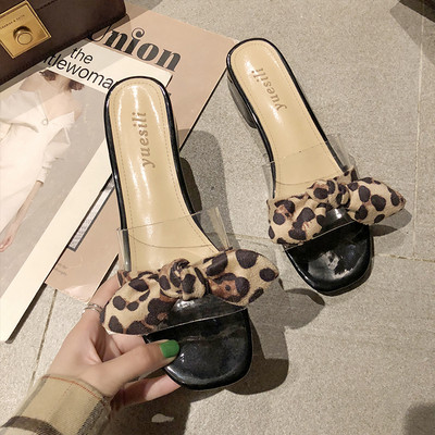 Sieviešu modernas čības ar lentīti ar dzīvnieku rakstu un papēdi