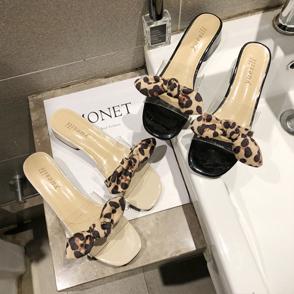 Sieviešu modernas čības ar lentīti ar dzīvnieku rakstu un papēdi