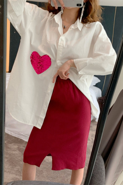 Cămașă largă de damă cu o inimă de paiete