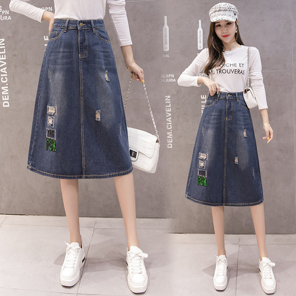 Fusta de dama moderna din denim cu broderie - model croiat