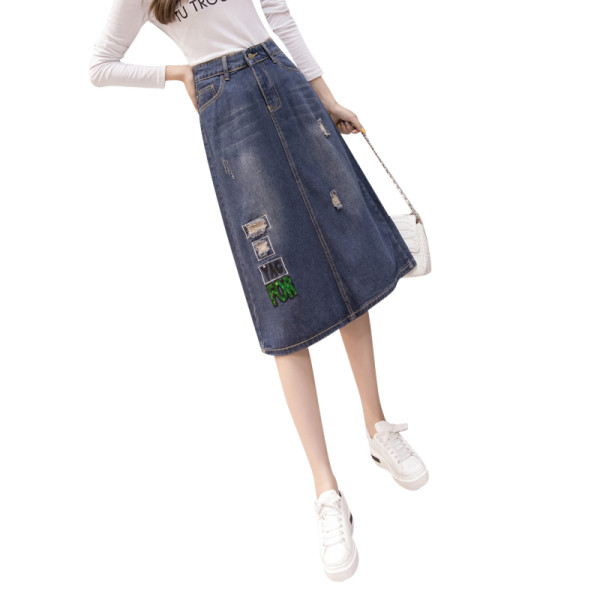 Fusta de dama moderna din denim cu broderie - model croiat