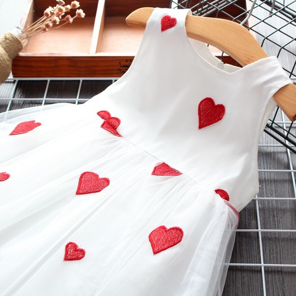 Novi model dječje haljine sa izvezenim srcima za djevojčice