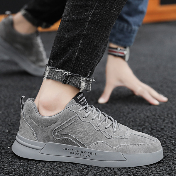 Vīriešu zamšādas kedas ar mežģīnēm