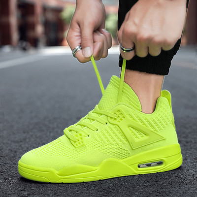 Naujo modelio tekstiliniai sportbačiai su oro kamera