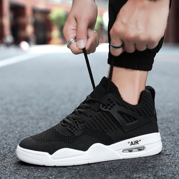 Naujo modelio tekstiliniai sportbačiai su oro kamera