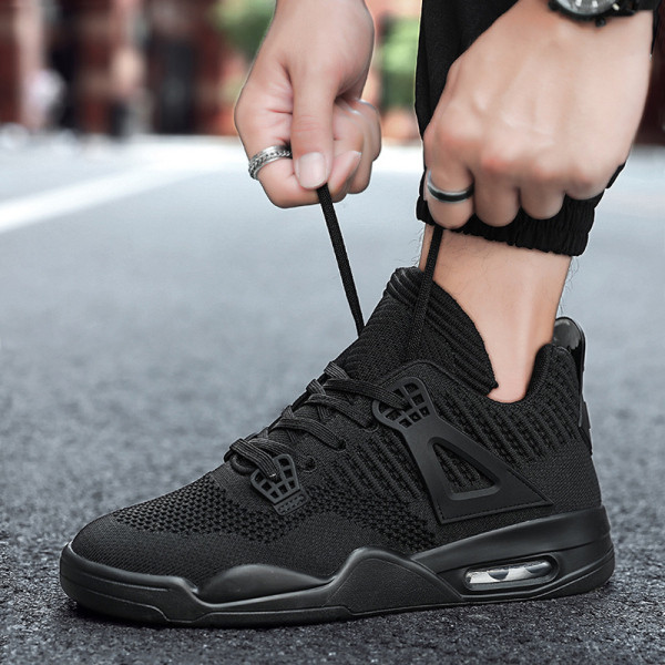 Naujo modelio tekstiliniai sportbačiai su oro kamera