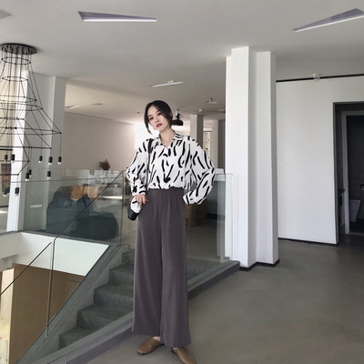 Platas sieviešu bikses ar augstu vidukli un pogu