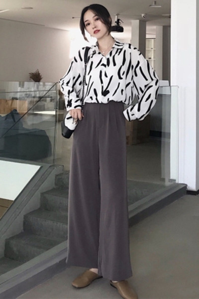 Platas sieviešu bikses ar augstu vidukli un pogu