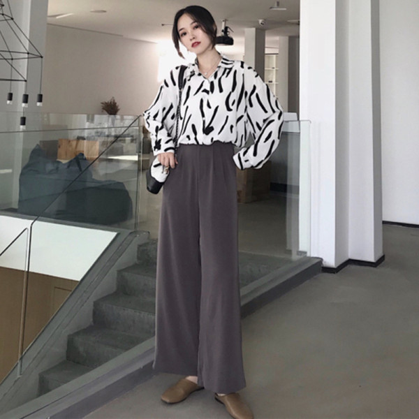 Platas sieviešu bikses ar augstu vidukli un pogu