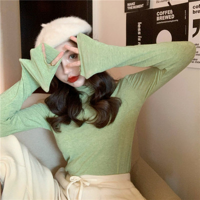 Pieguļoša sieviešu blūze ar augstu apkakli