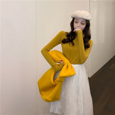 Pieguļoša sieviešu blūze ar augstu apkakli