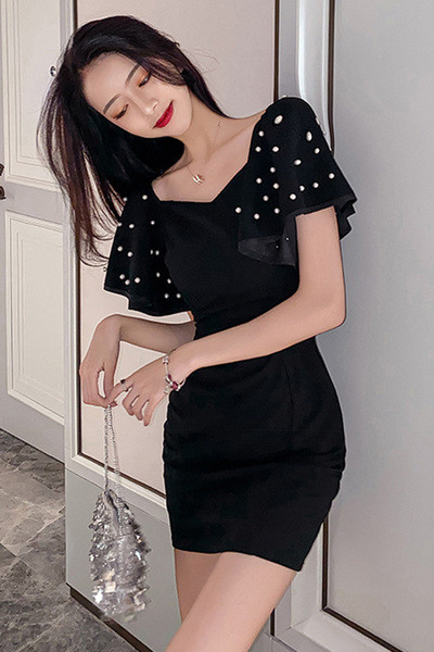 Moderni moteriška suknelė su perlais ir trumpomis rankovėmis