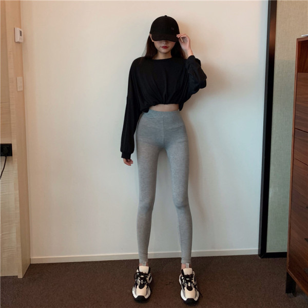 Paprasto modelio sportinės-laisvalaikės moteriškos antblauzdžiai aukštu liemeniu