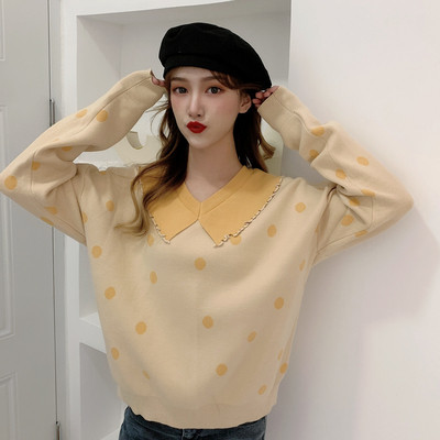 Széles női pöttyös blúz spitz nyakkivágással