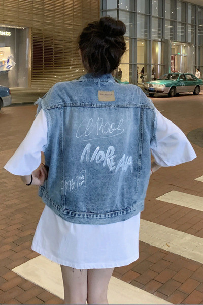 Moodne tekstidega teksavesti lai mudel