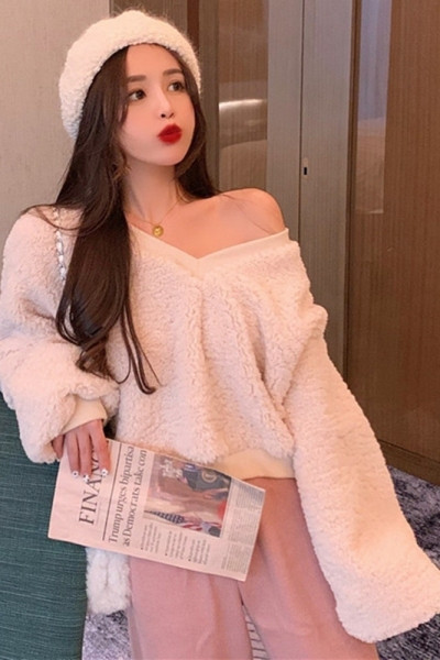 Plüss női pulóver spitz nyakkivágással