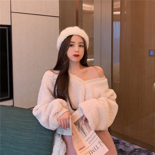 Plüss női pulóver spitz nyakkivágással