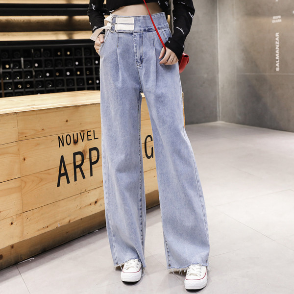 Naiste teksad – lai kõrge vöökohaga mudel