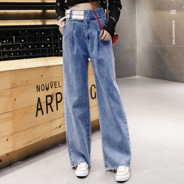 Naiste teksad – lai kõrge vöökohaga mudel